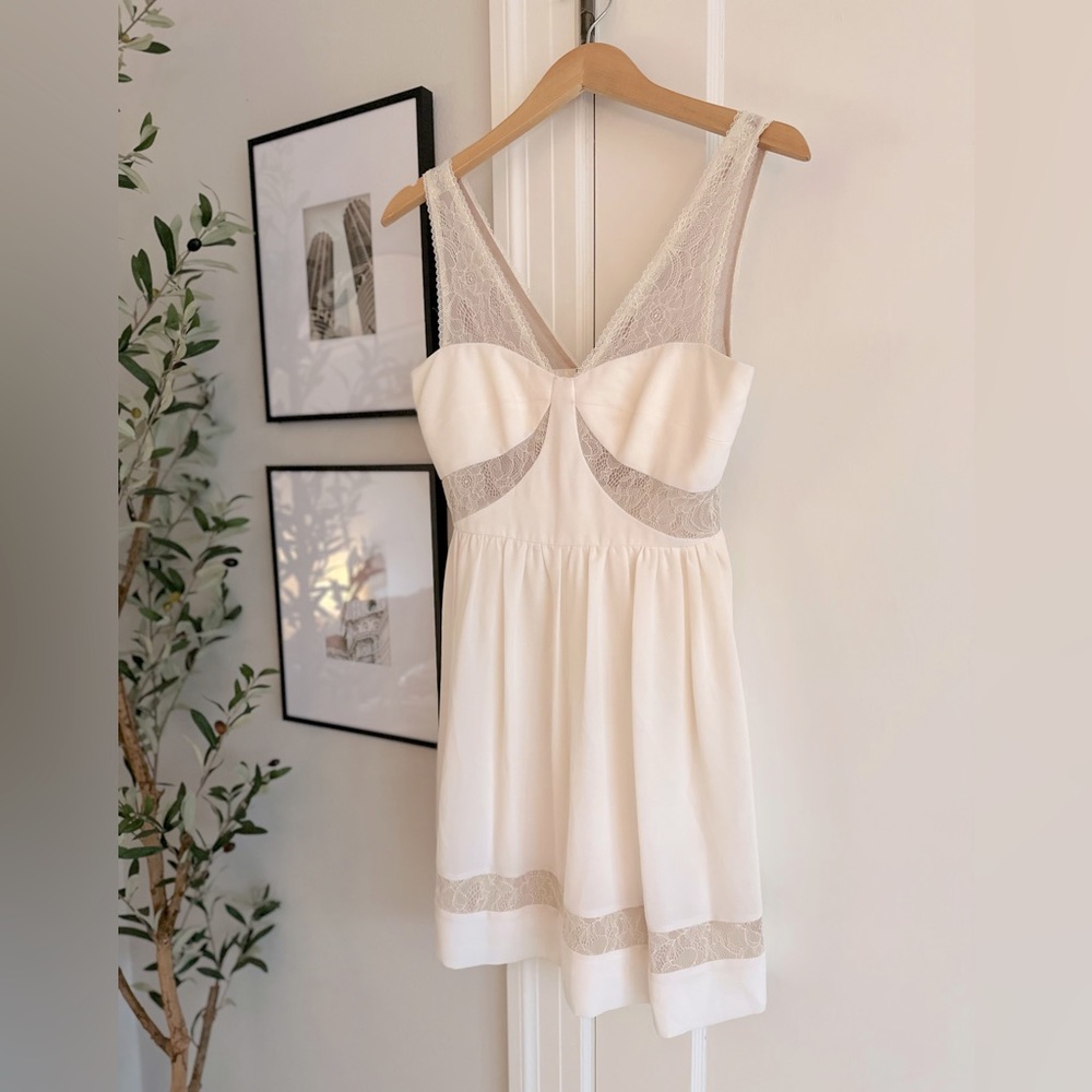Max and Cleo, size 4, cream